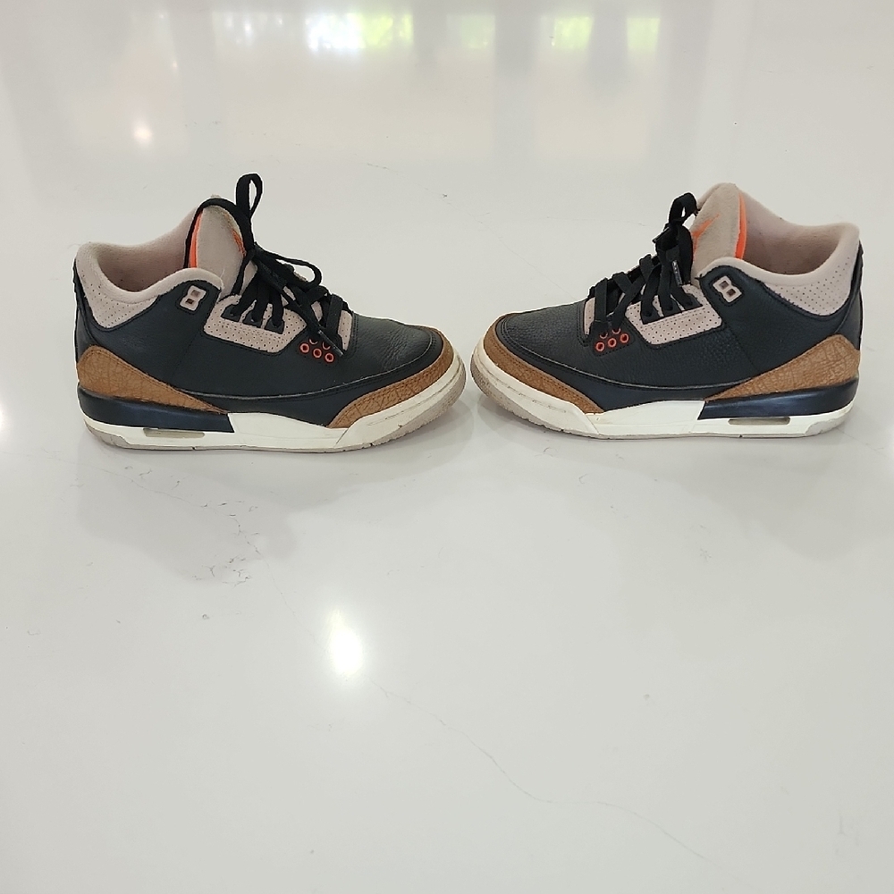 Jordan 3 Retro - Picture 2 of 8